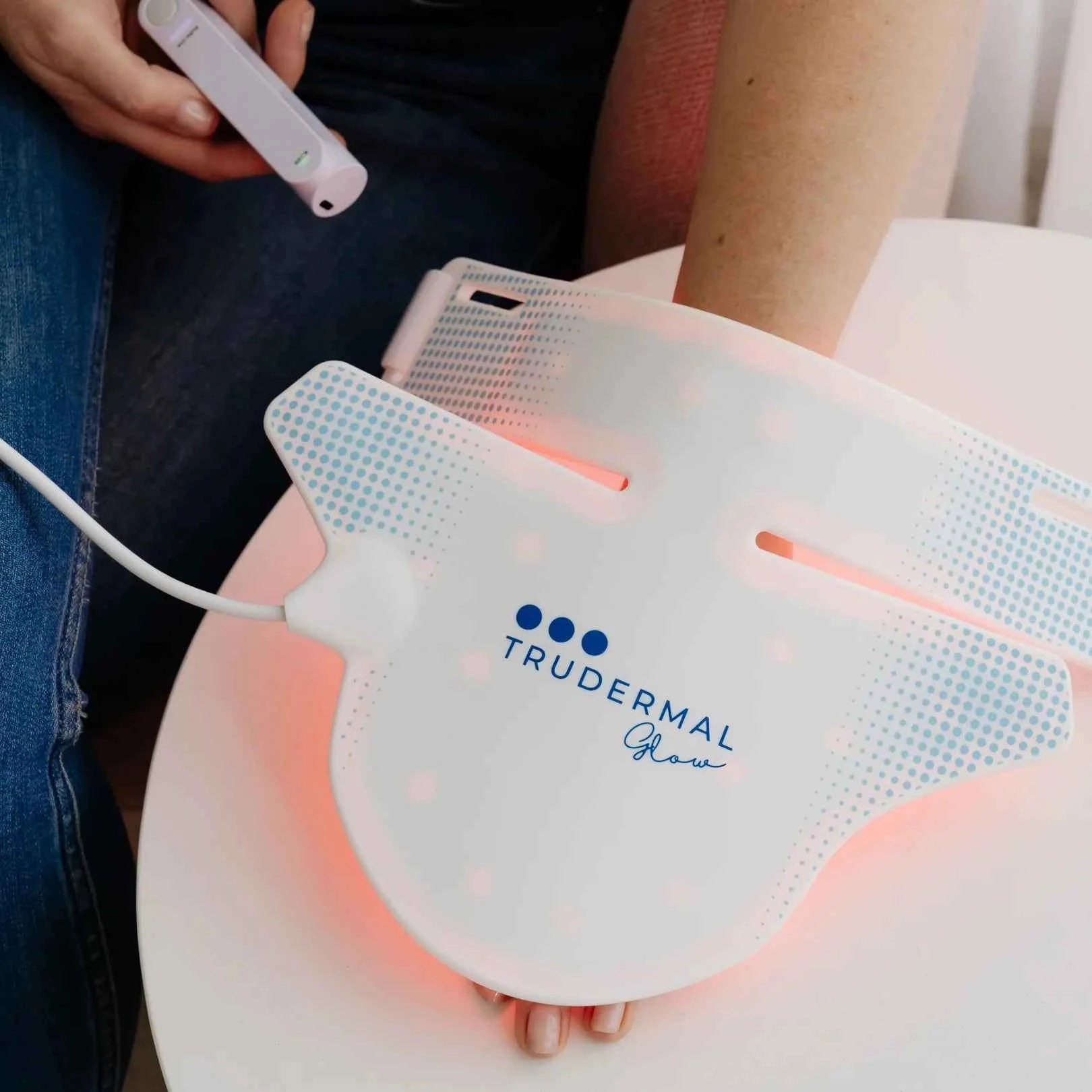 Trudermal Glow Neck & Décolletage LED Mask
