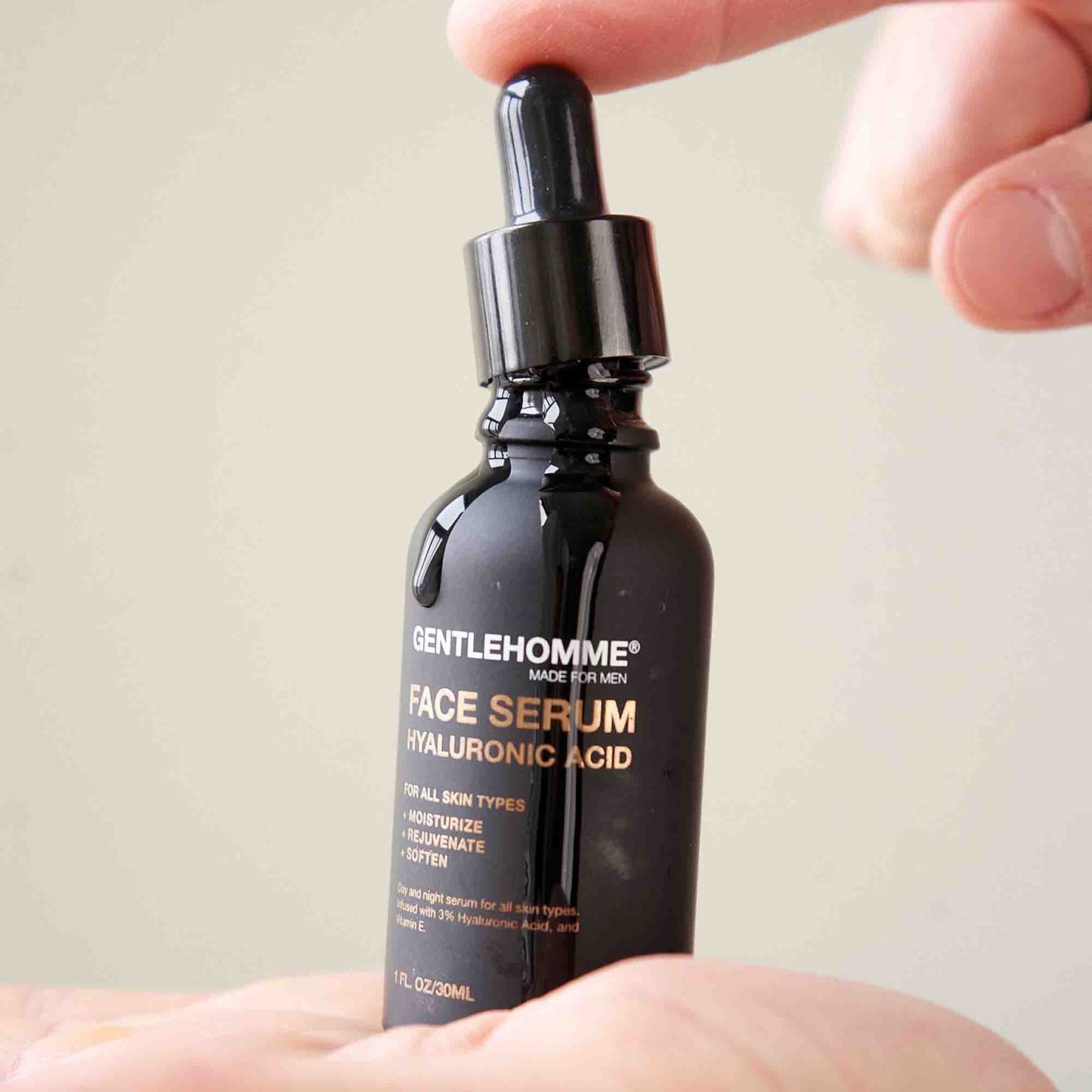 Sérum facial de ácido hialurónico para hombres